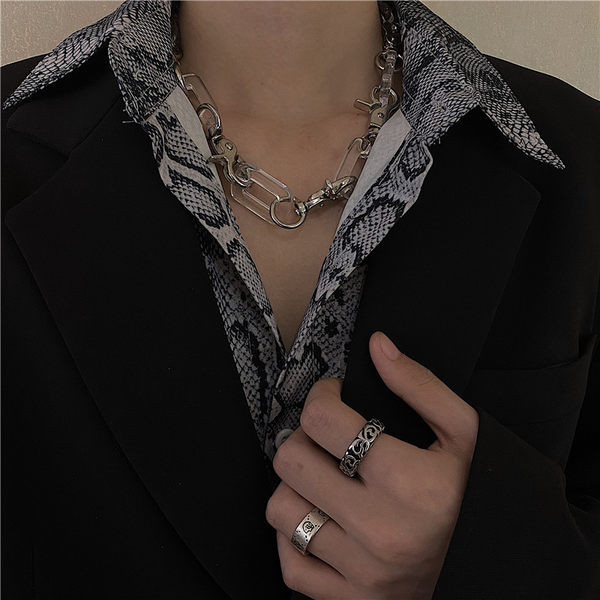 Lanț metalic scurt pentru bărbați