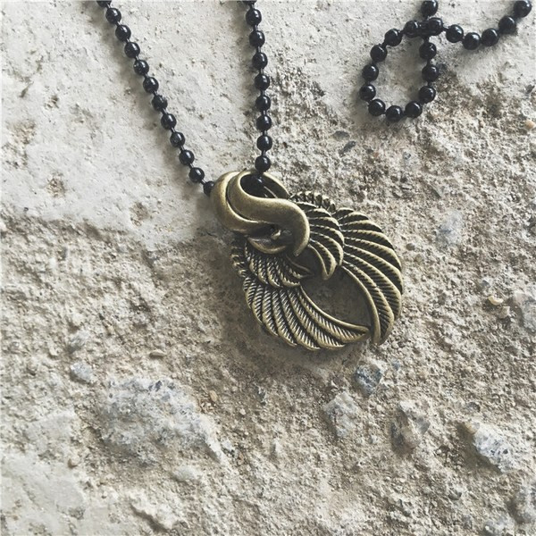 Stilīga vīriešu garā ķēde ar eņģeļa spārnu kulonu