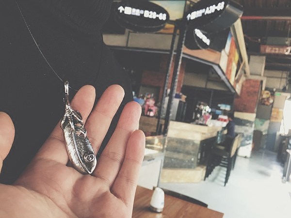 Lanț modern de oțel pentru bărbați cu pandantiv din pene