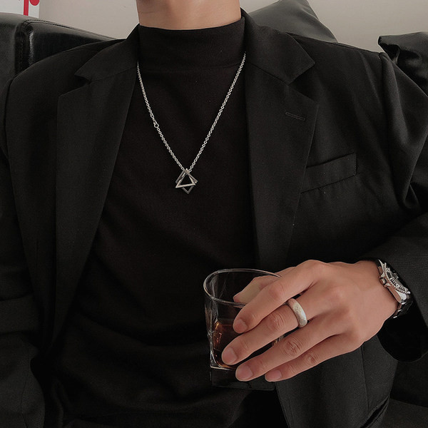 Vyriška moderni ilga metalinė grandinėlė su pakabuku