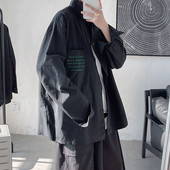 Pavasara plats krekls ar kabatu un uzrakstiem