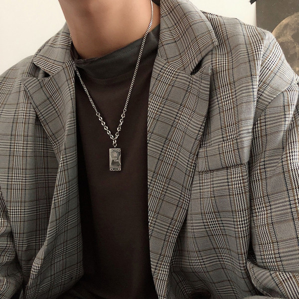 Lanț lung pentru bărbați elegant, cu pandantiv și inscripția Good Luck