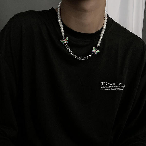 Ανδρική κοντή αλυσίδα με διακοσμητικά μαργαριτάρια και πεταλούδες