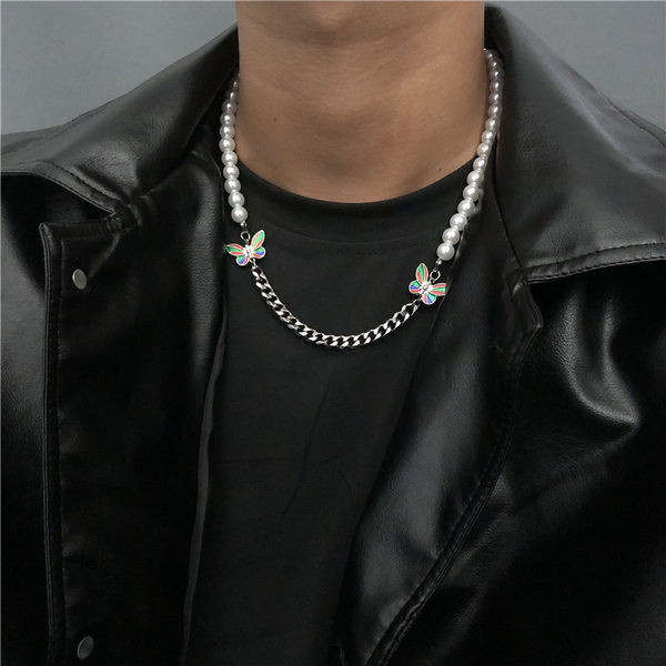Ανδρική κοντή αλυσίδα με διακοσμητικά μαργαριτάρια και πεταλούδες