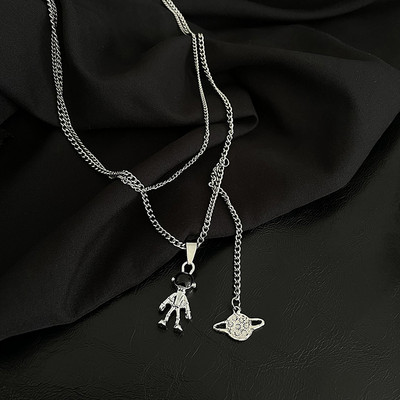 Κομψή μεταλλική ανδρική μακριά αλυσίδα με μενταγιόν