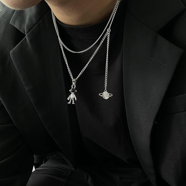 Κομψή μεταλλική ανδρική μακριά αλυσίδα με μενταγιόν