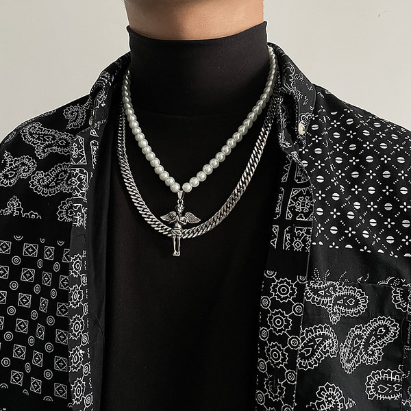 Lanț bărbătesc elegant cu perle decorative și pandantiv