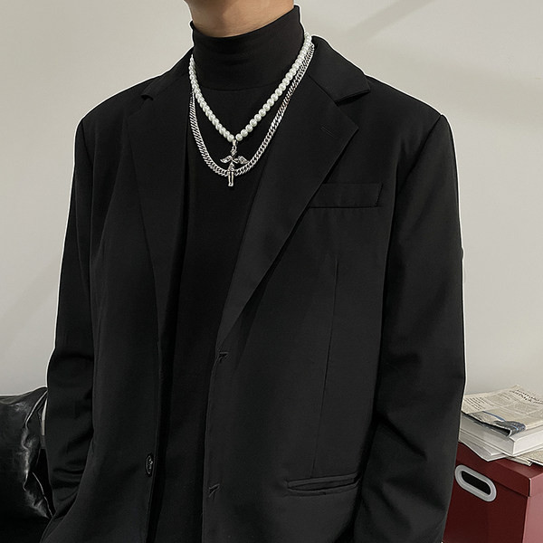 Lanț bărbătesc elegant cu perle decorative și pandantiv