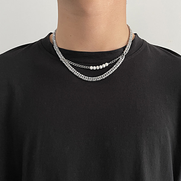 Ανδρικό κολιέ κοντό μοντέλο με διακοσμητικά μαργαριτάρια