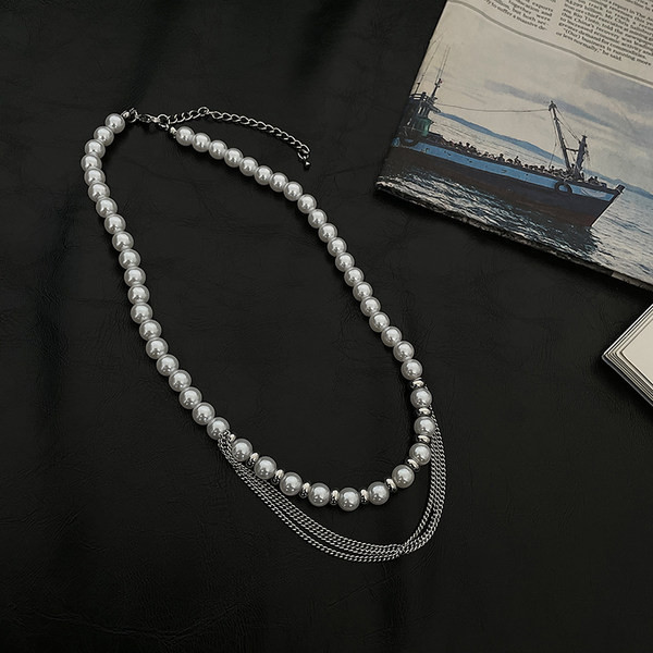 Colier stilat pentru barbati model scurt cu perle decorative