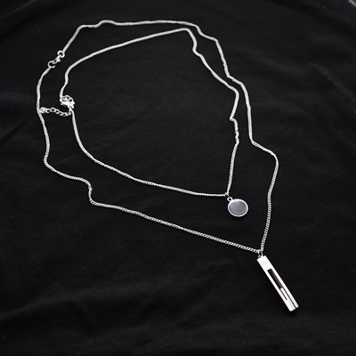 Vīriešu aktuāla garā ķēde ar piekariņu diviem modeļiem