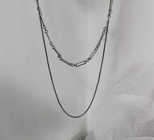 Κομψή ανδρική λεπτή μεταλλική αλυσίδα