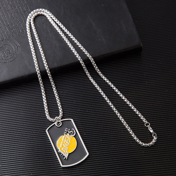 Μοντέρνα ανδρική μακρά αλυσίδα με μενταγιόν και την επιγραφή Los Angeles Lakers