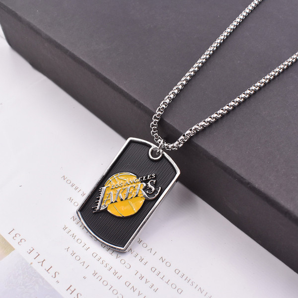 Μοντέρνα ανδρική μακρά αλυσίδα με μενταγιόν και την επιγραφή Los Angeles Lakers