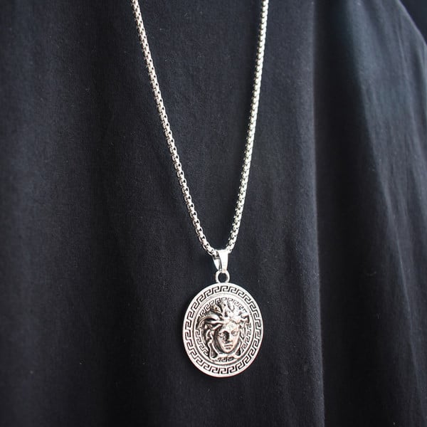 Lanț de oțel din titan de actualitate pentru bărbați cu pandantiv rotund