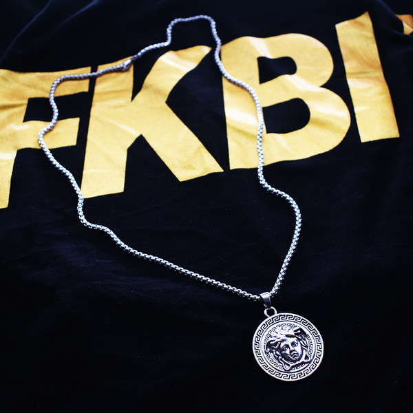 Lanț de oțel din titan de actualitate pentru bărbați cu pandantiv rotund