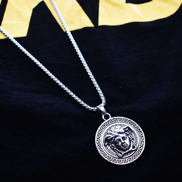 Lanț de oțel din titan de actualitate pentru bărbați cu pandantiv rotund