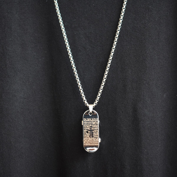 Model lung de lant barbatesc modern cu pandantiv