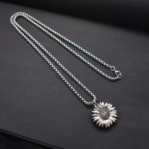 Moderna vīriešu ķēde ar kulonu un uzrakstu Tu esi mana saulīte