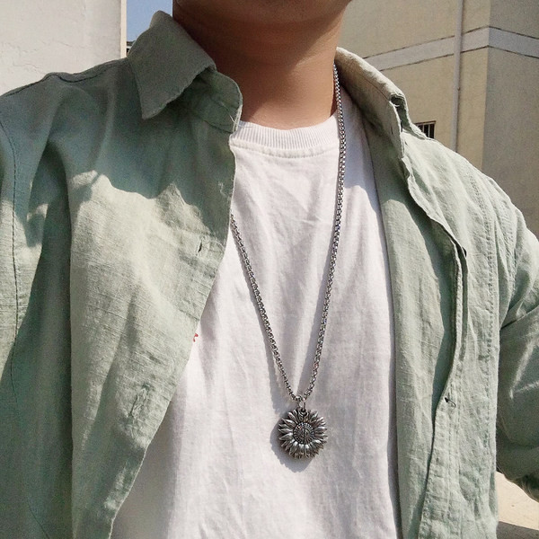 Moderna vīriešu ķēde ar kulonu un uzrakstu Tu esi mana saulīte