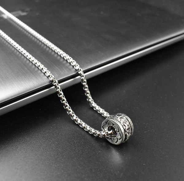 Μοντέρνα ατσάλινη μακριά αλυσίδα με μενταγιόν