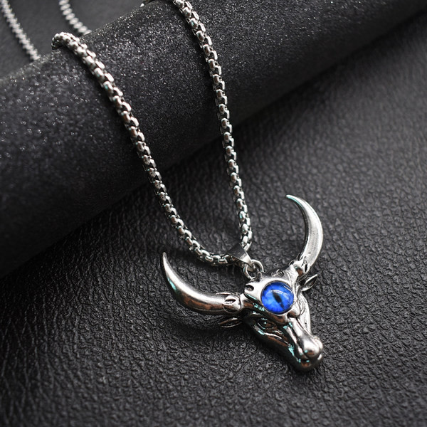 Moodne meeste kett härjapea ripatsiga