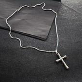 Šiuolaikinė vyriška ilga grandinėlė su kryželiu