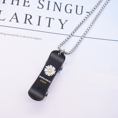 Vīriešu gara ķēde ar skeitborda piekariņu un ziedu