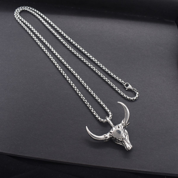 Lanț lung pentru bărbați, elegant, cu pandantiv taur