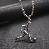 Moderna vīriešu ķēde ar futbolista piekariņu