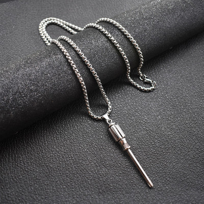 Moderna vīriešu garā ķēde ar kulonu trīs modeļiem