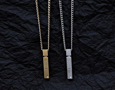 Stilīgs vīriešu ķēdes modelis ar kulonu