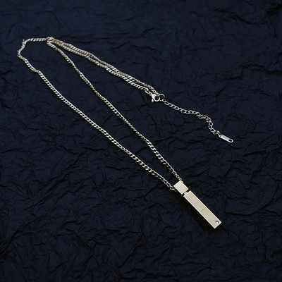 Stilīgs vīriešu ķēdes modelis ar kulonu