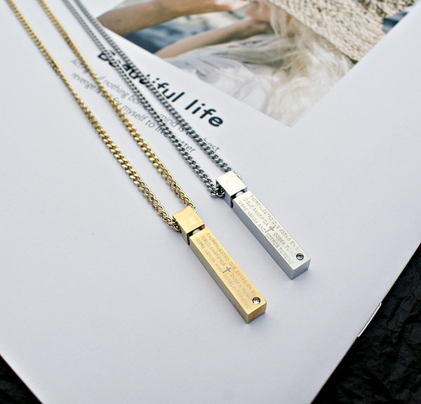 Stilīgs vīriešu ķēdes modelis ar kulonu