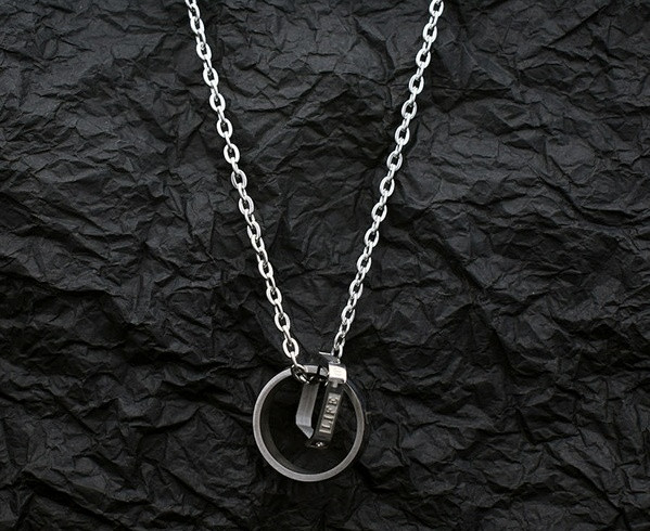 Moderns vīriešu ķēdes garš modelis ar apaļu kulonu