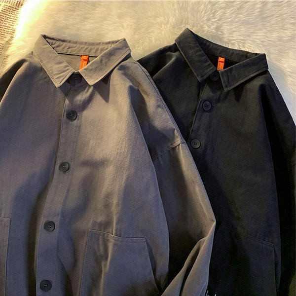 Широк модел мъжка риза с големи джобове и надписи