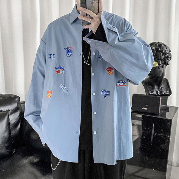 Широк модел мъжка риза с цветни апликации и копчета