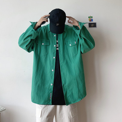 Модерна мъжка риза с джобове и класическа яка