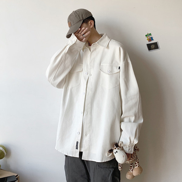 Модерна мъжка риза с джобове и класическа яка