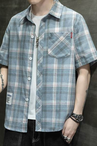 Карирана мъжка риза с джоб и емблема