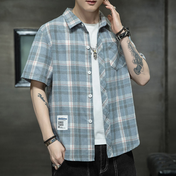 Карирана мъжка риза с джоб и емблема