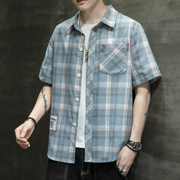 Карирана мъжка риза с джоб и емблема