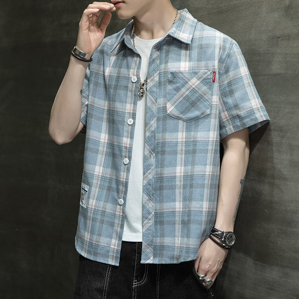 Карирана мъжка риза с джоб и емблема