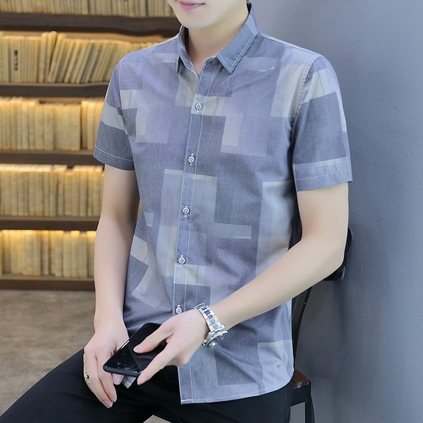 Актуална мъжка риза с копчета и къс ръкав