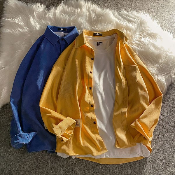 Пролетно-есенна риза от рипсено кадифе с копчета и джоб