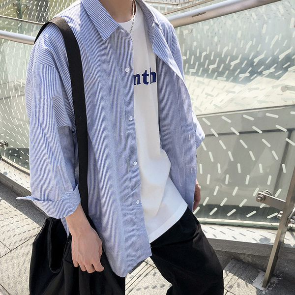 Широка раирана мъжка риза с джоб 