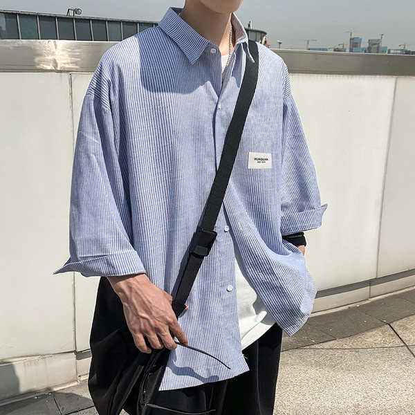 Широка раирана мъжка риза с джоб 