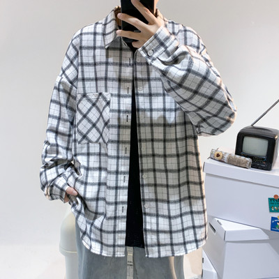 Карирана широка риза с апликация на гърба