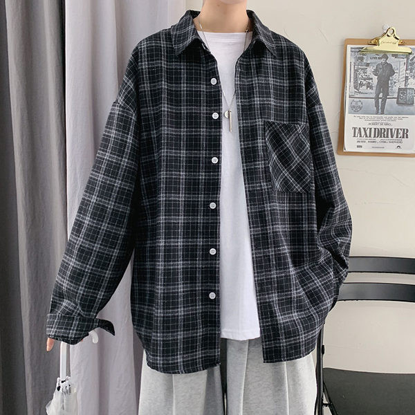 Карирана широка риза с апликация на гърба