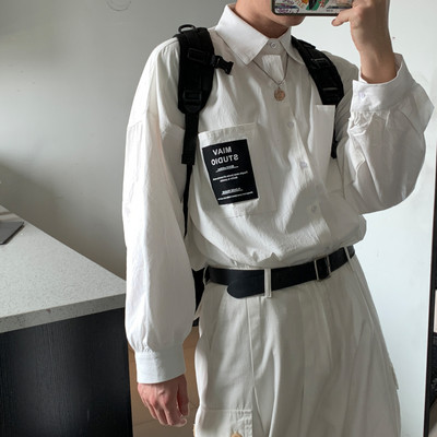 Широк модел мъжка риза с дълъг ръкав и емблема